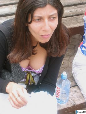 Camping with boobs. Thumbnail 42