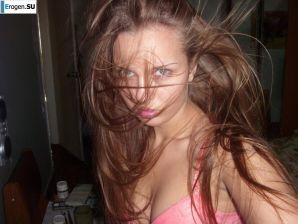 Selfies of a young artist. Thumbnail 16