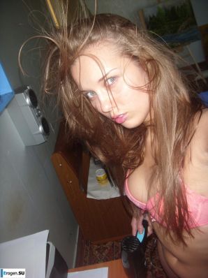 Selfies of a young artist. Thumbnail 20