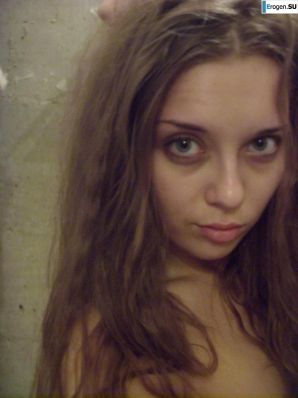 Selfies of a young artist. Thumbnail 31