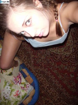 Selfies of a young artist. Thumbnail 37
