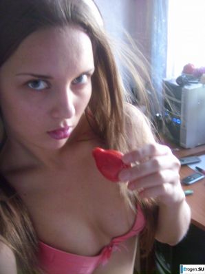 Selfies of a young artist. Thumbnail 7