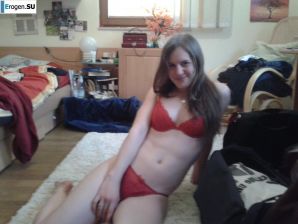 Naked German Girl. Thumbnail 10
