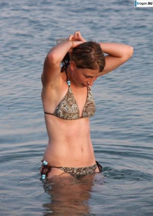 Here is how to relax on the beach. Thumbnail 6