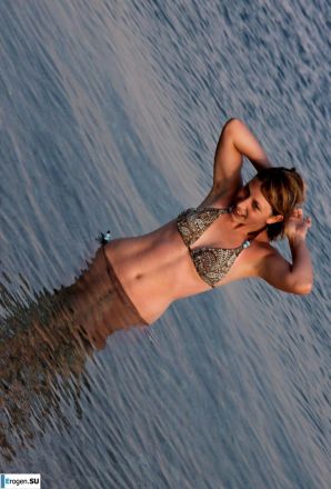 Here is how to relax on the beach. Thumbnail 9