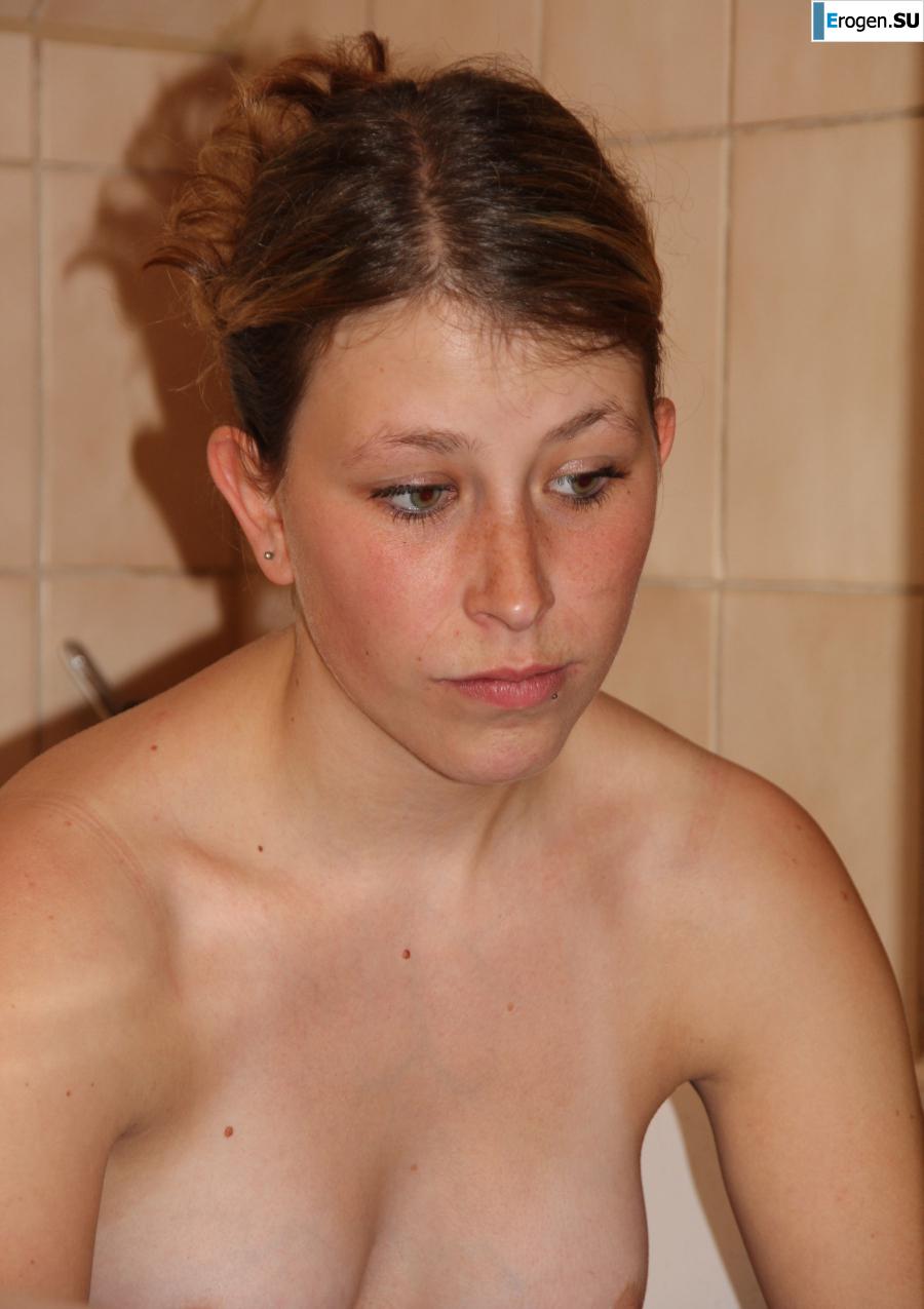 Naked in the bathroom. Slide 4
