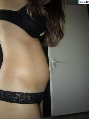 naked pregnant girl. Thumbnail 8