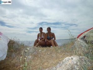 naked girls on the beach. Thumbnail 31
