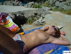 naked girls on the beach. Thumbnail 5