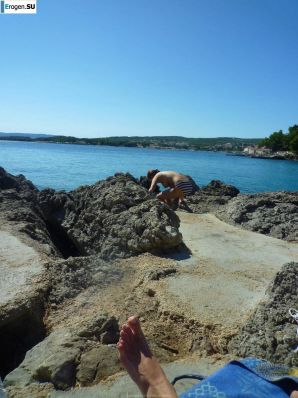 naked girls on the beach. Thumbnail 8