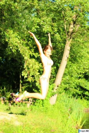 naked girls on the lake. Thumbnail 11