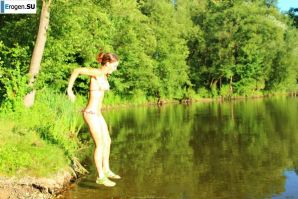 naked girls on the lake. Thumbnail 14