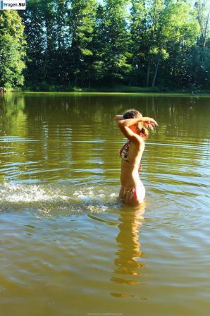 naked girls on the lake. Thumbnail 18