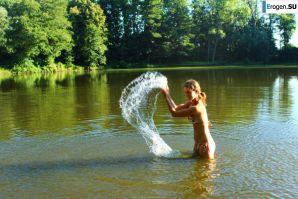 naked girls on the lake. Thumbnail 26
