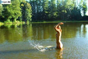 naked girls on the lake. Thumbnail 27