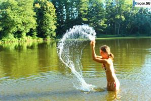 naked girls on the lake. Thumbnail 28
