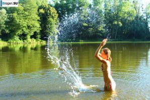 naked girls on the lake. Thumbnail 31