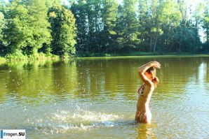 naked girls on the lake. Thumbnail 36
