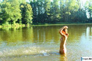 naked girls on the lake. Thumbnail 37