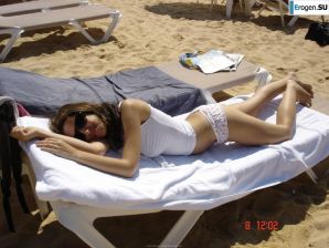 striptease lesbians. Thumbnail 3