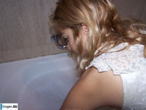 striptease lesbians. Thumbnail 35