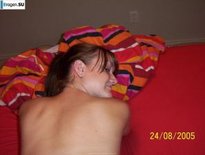 girl on the bed for a guy. Thumbnail 8
