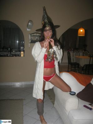 striptease on the beach. Part 2. Thumbnail 27