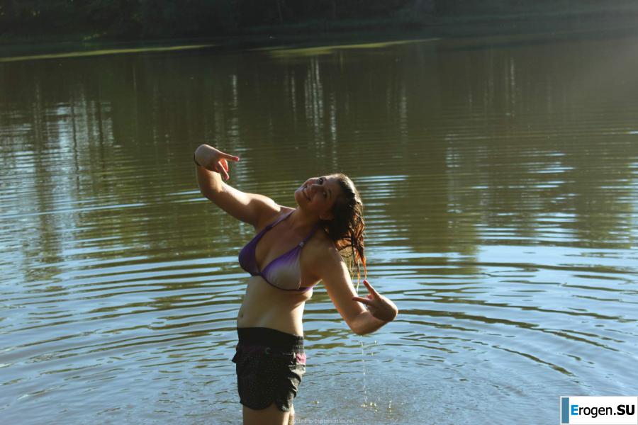 naked girls on the lake. Part 3. Slide 6