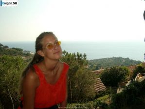 Naked and cheerful. Thumbnail 1