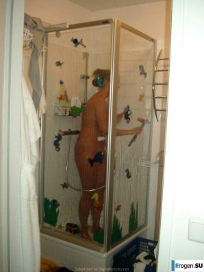 Naked and cheerful. Thumbnail 15