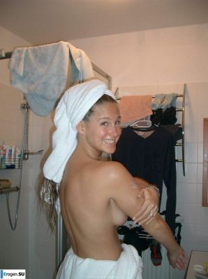 Naked and cheerful. Thumbnail 25
