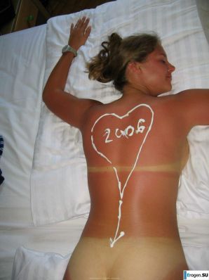 Naked and cheerful. Thumbnail 26