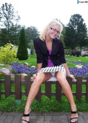 Young naked student. Thumbnail 17