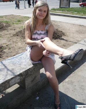 Young naked student. Thumbnail 28