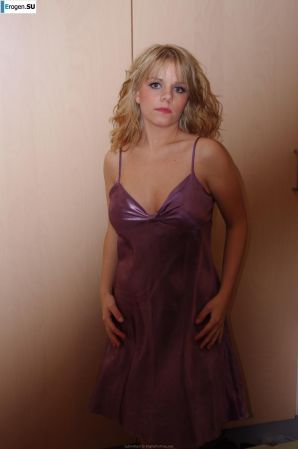 posing topless. Thumbnail 32