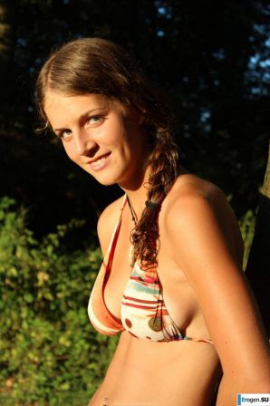 naked girls on the lake. Part 4. Thumbnail 28