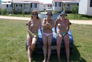 Girls were exposed in nature. Thumbnail 4
