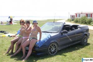 Girls were exposed in nature. Thumbnail 9