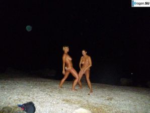 naked girls on the beach. Part 3. Thumbnail 5