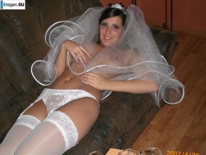 Russian newlyweds in a wedding sex tour. Thumbnail 2