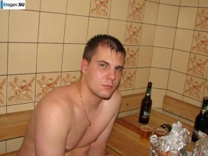 Russian newlyweds in a wedding sex tour. Thumbnail 33