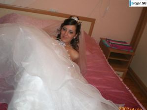 Russian newlyweds in a wedding sex tour. Thumbnail 7