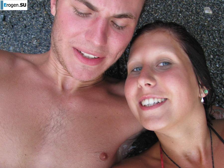 tits on the beach. Slide 33