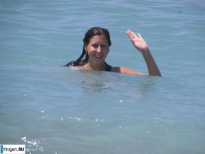tits on the beach. Thumbnail 3