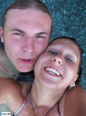 tits on the beach. Thumbnail 32