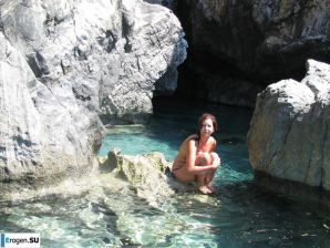 tits on the beach. Thumbnail 37