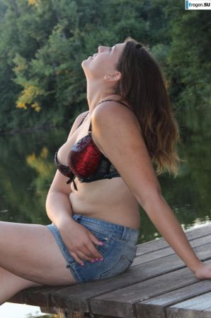 naked girls on the lake. Part 6. Thumbnail 13