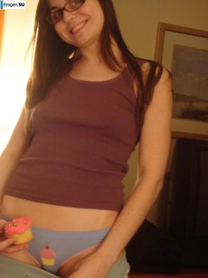 posing in front of a girlfriend. Part 3. Thumbnail 36