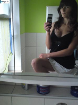 studio in the bathroom. Thumbnail 15