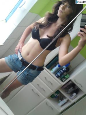 studio in the bathroom. Thumbnail 2